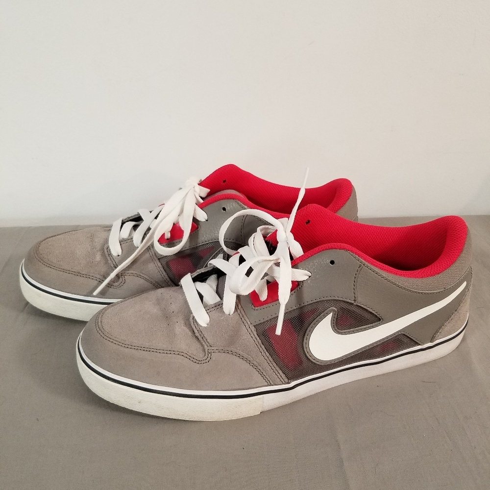 Mens Nike sneakers 11.5